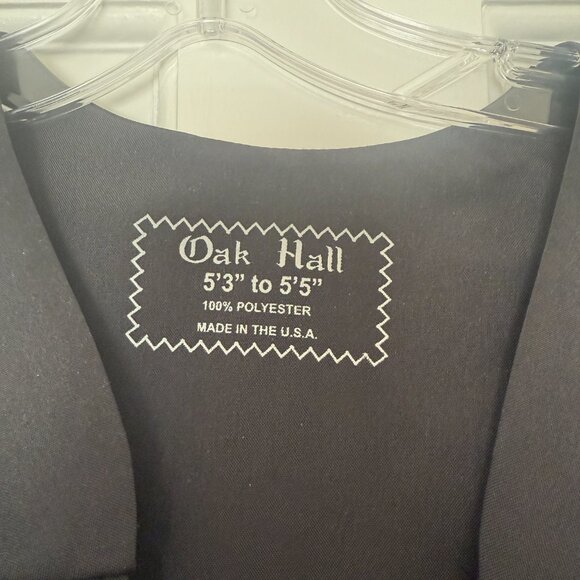 Unisex Black Graduation Cap and Gown -- 5'3" - 5'5" - Picture 4 of 4